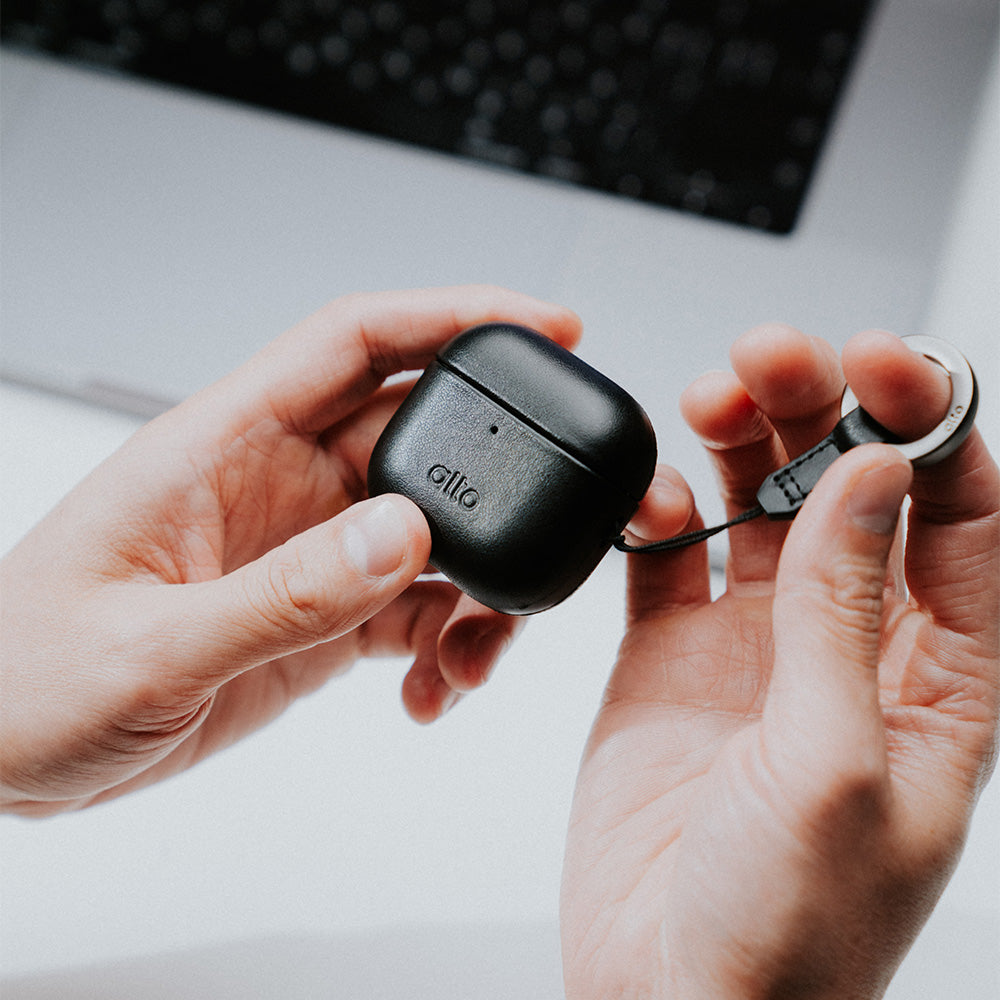 惜福品 - AirPods 4 皮革保護套 - 渡鴉黑