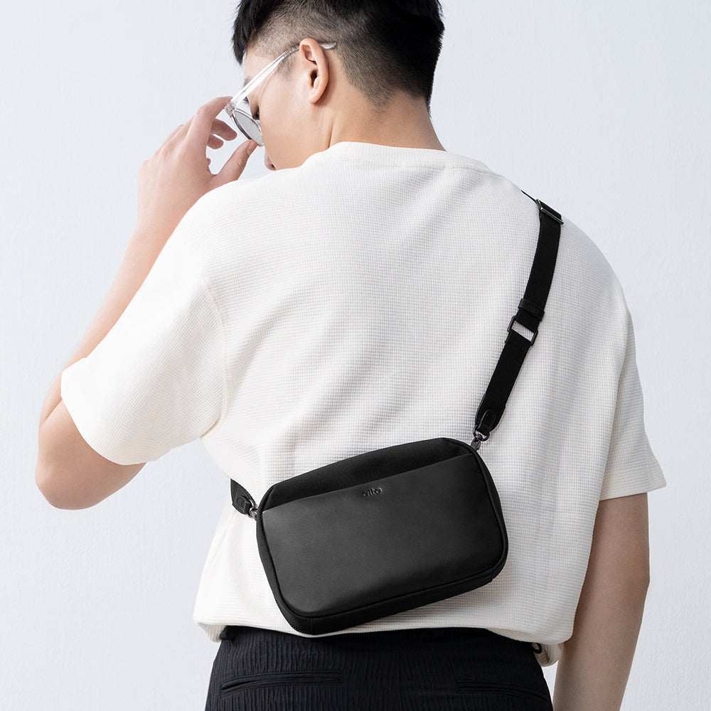 惜福品 - 皮革隨身包 - 渡鴉黑