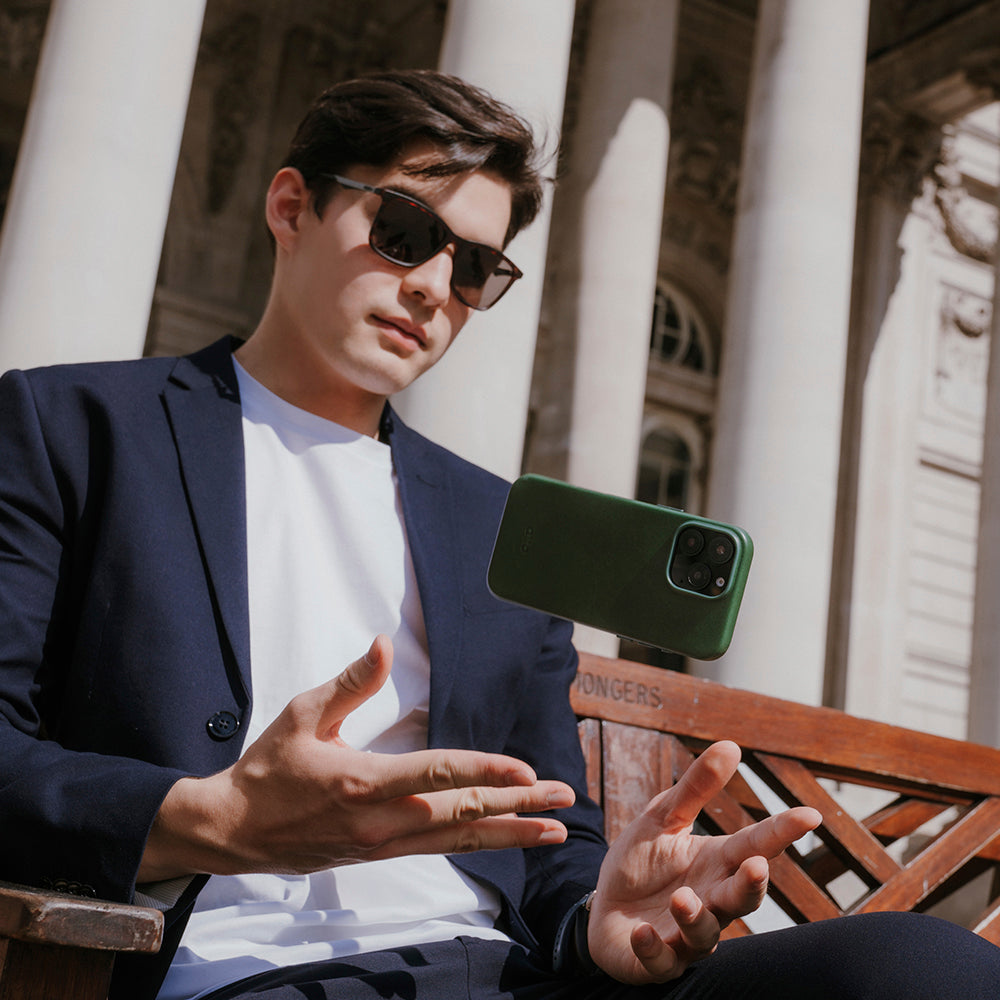 iPhone 16 Pro - Clop 磁吸皮革手機殼 - 森林綠