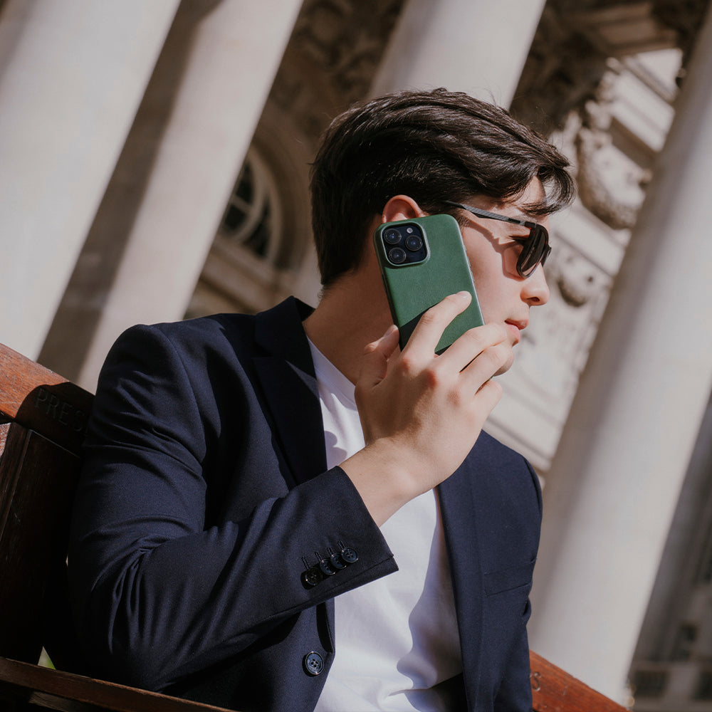 iPhone 16 Pro Max - Clop 磁吸皮革手機殼 - 森林綠