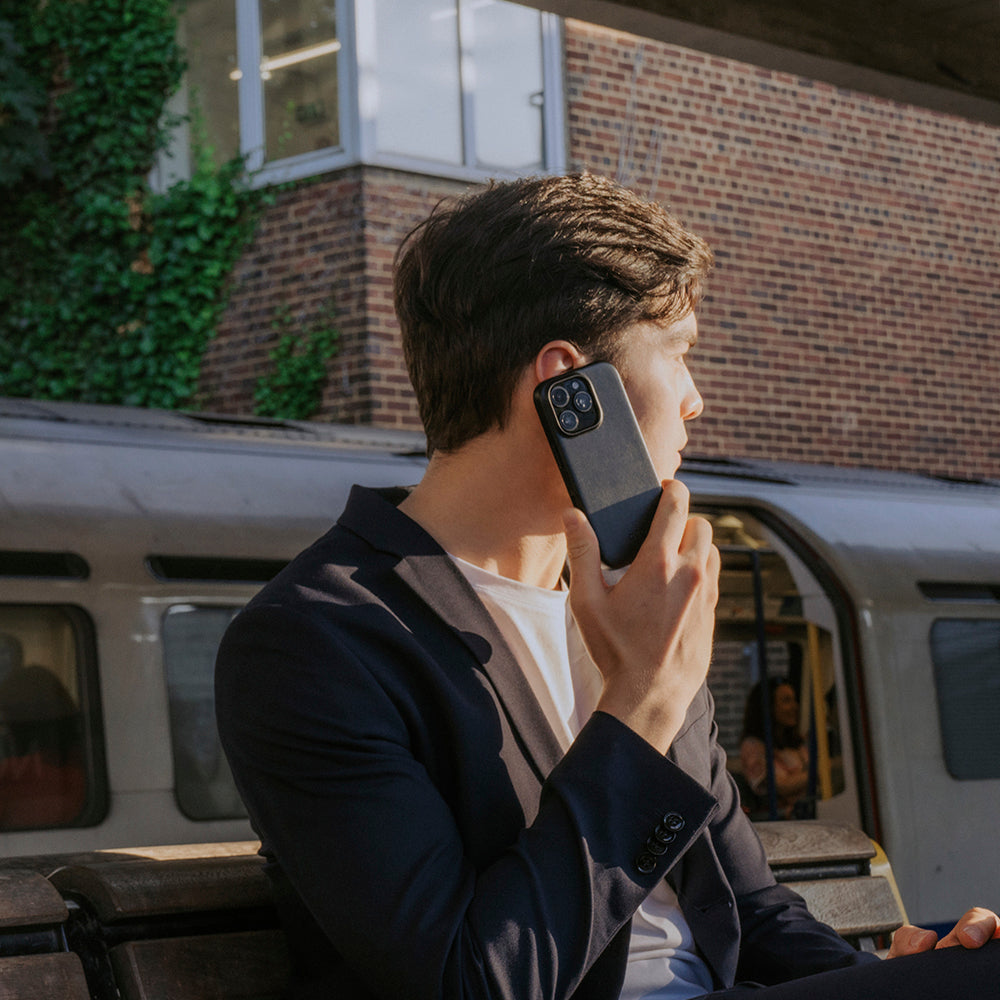 惜福品 - iPhone 16 Pro - Clop 磁吸皮革手機殼 - 渡鴉黑