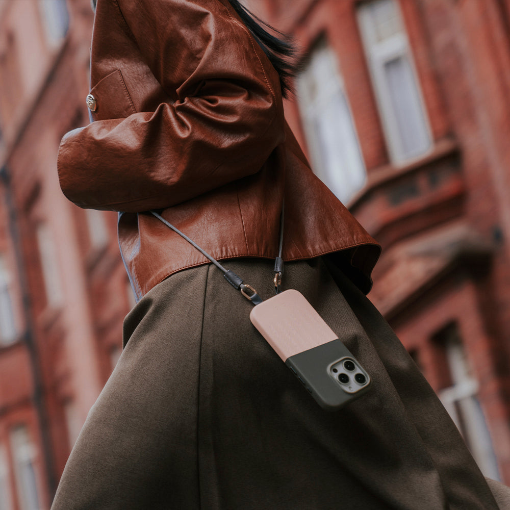 iPhone 16 Pro Max - Herring 磁吸壓紋皮革手機殼 - 礫石灰/迷霧粉