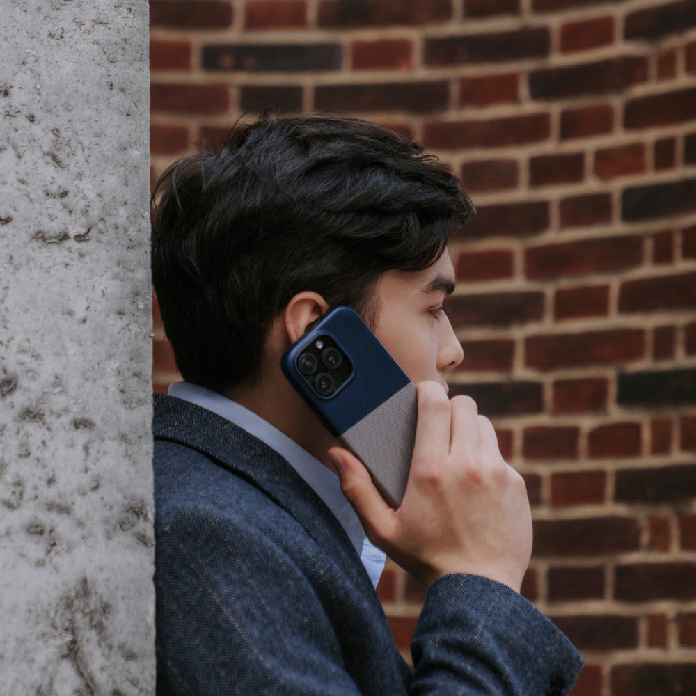 iPhone 16 Pro - Herring 磁吸壓紋皮革手機殼 - 海軍藍/礫石灰