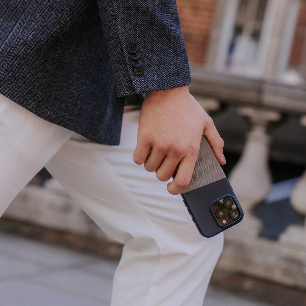 iPhone 16 Pro - Herring 磁吸壓紋皮革手機殼 - 海軍藍/礫石灰