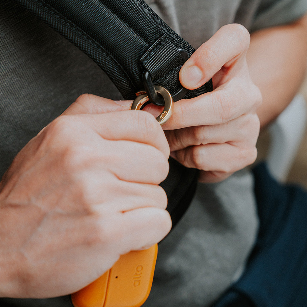 惜福品 - AirPods 4 皮革保護套 - 焦糖棕