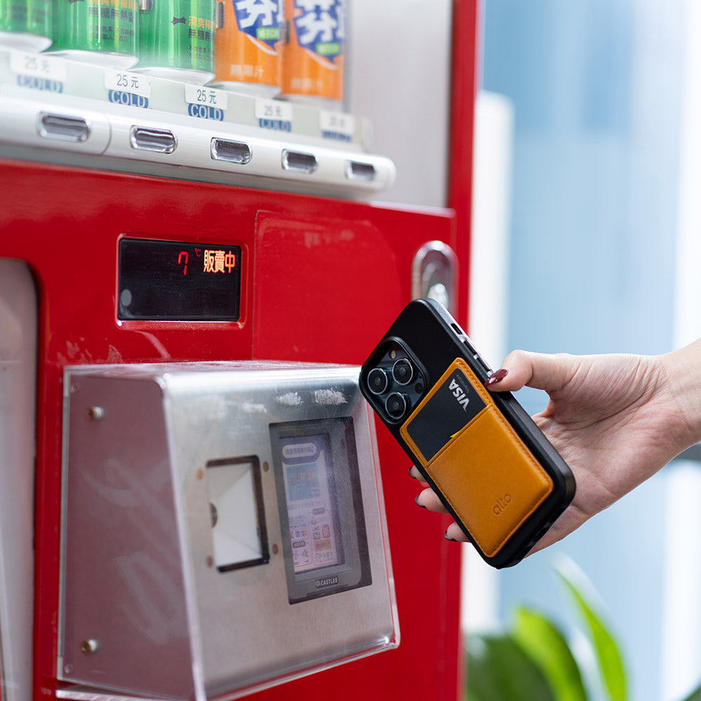 惜福品 - iPhone 磁吸皮革卡套 - 焦糖棕