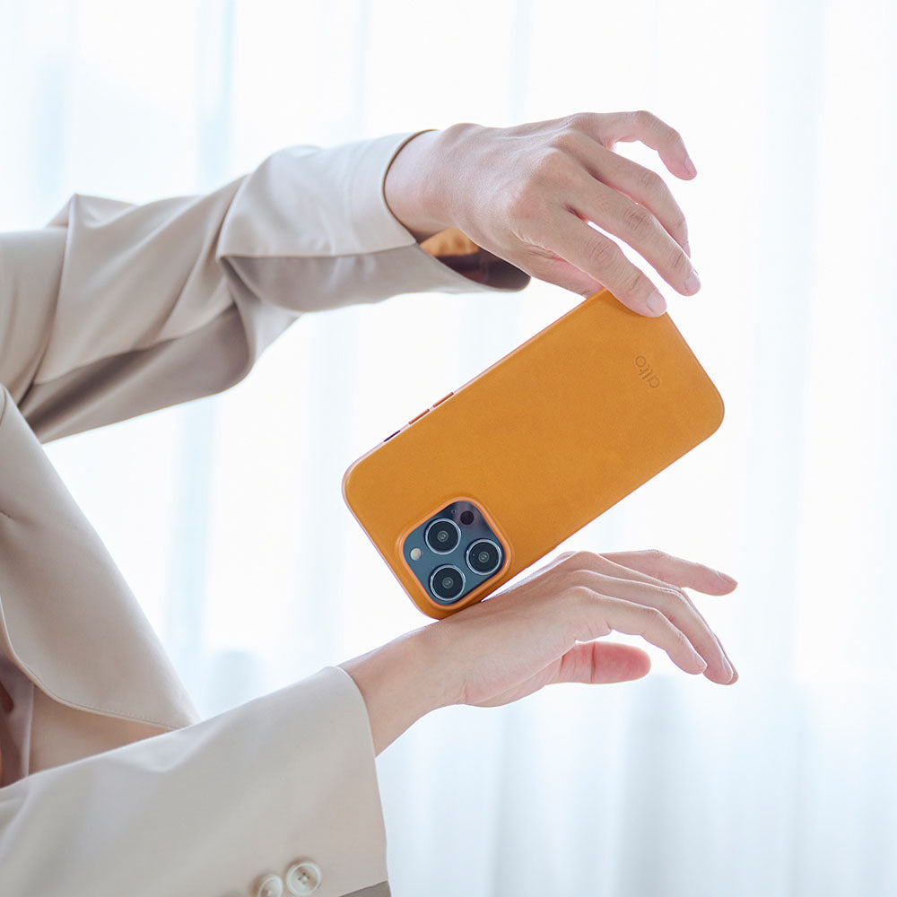 惜福品 - iPhone 14/iPhone 16e - Original 經典皮革手機殼 - 焦糖棕