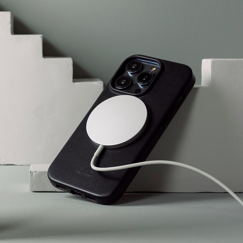 惜福品 - iPhone 14/iPhone 16e - Clop 磁吸皮革手機殼 - 渡鴉黑