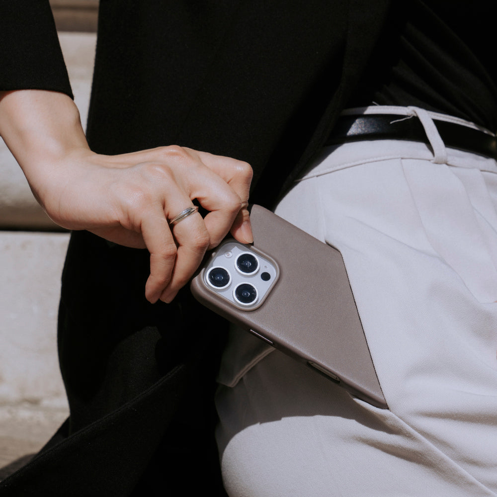 惜福品 - iPhone 16 Pro Max - Clop 磁吸皮革手機殼 - 礫石灰